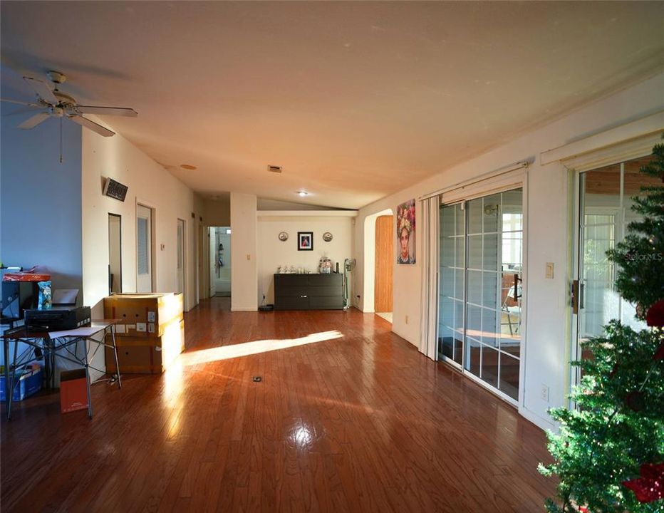 На продажу: $150,000 (0 спален, 0 ванн, 1986 Квадратных фут)