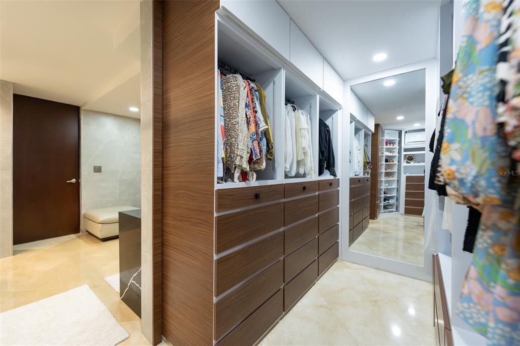 待售: $2,290,000 (4 贝兹, 5 浴室, 0 平方英尺)