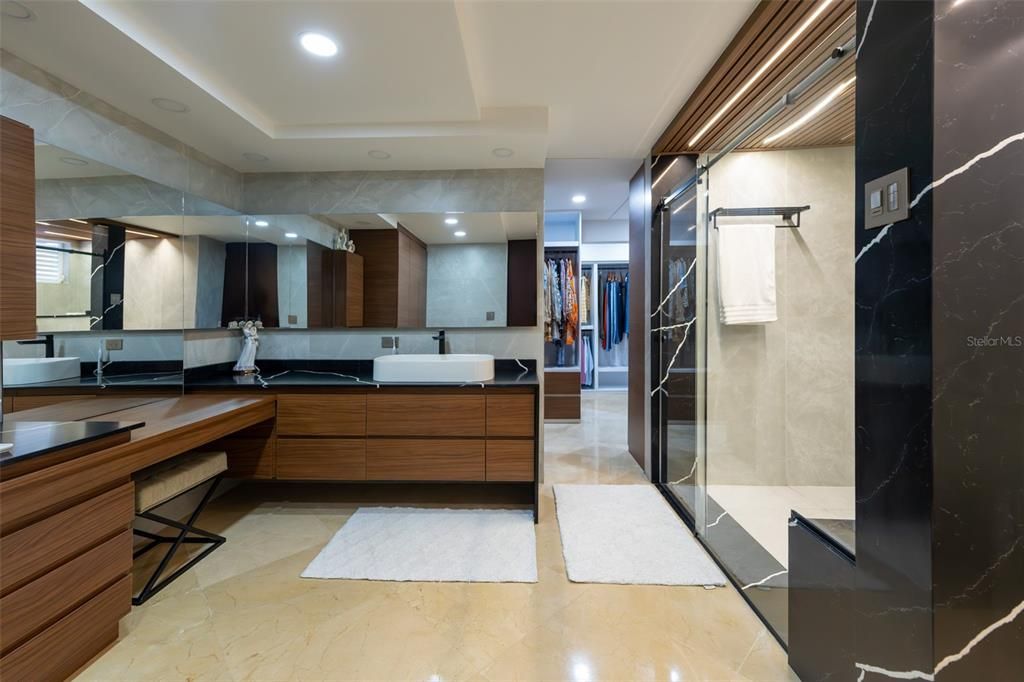 待售: $2,290,000 (4 贝兹, 5 浴室, 0 平方英尺)