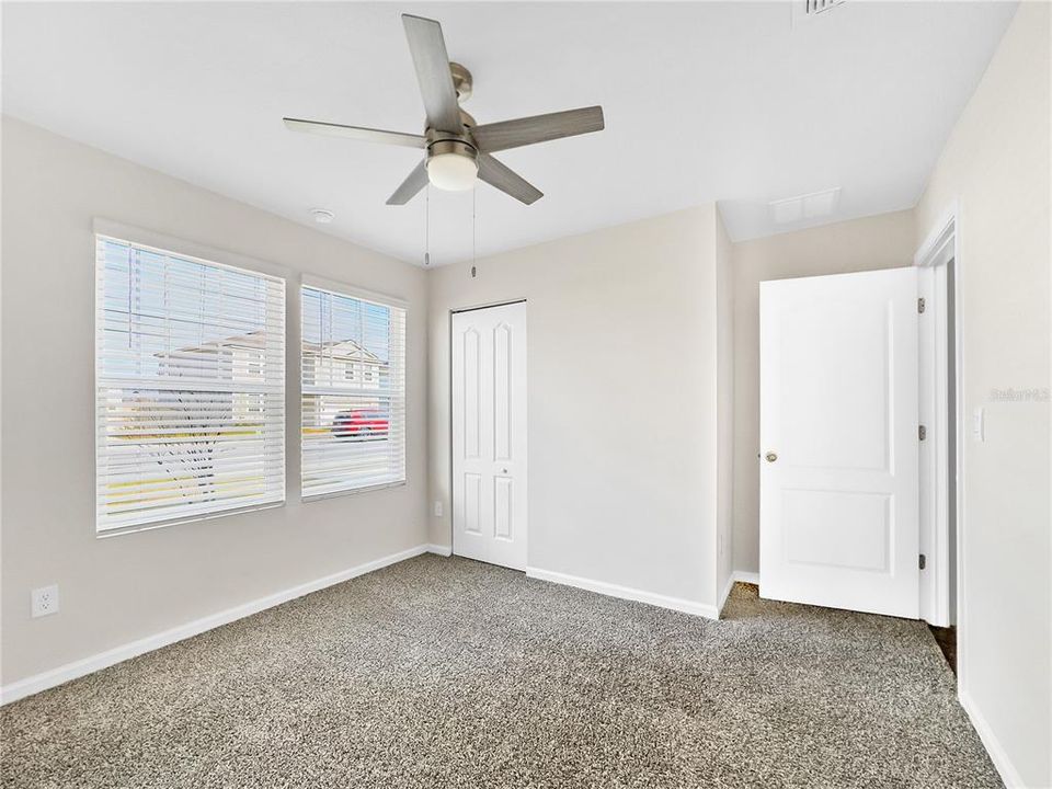 На продажу: $375,000 (4 спален, 2 ванн, 1856 Квадратных фут)