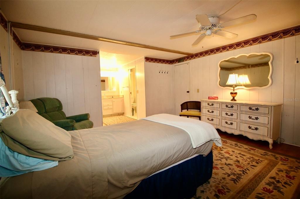 待售: $149,000 (3 贝兹, 2 浴室, 1590 平方英尺)