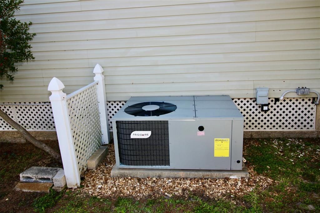 待售: $149,000 (3 贝兹, 2 浴室, 1590 平方英尺)