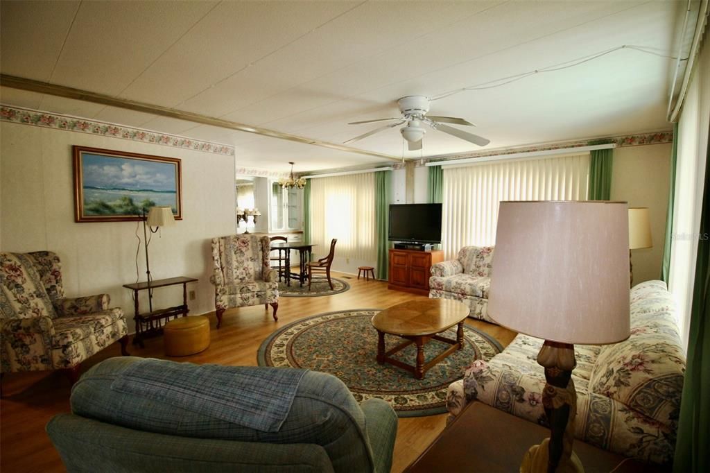 待售: $149,000 (3 贝兹, 2 浴室, 1590 平方英尺)