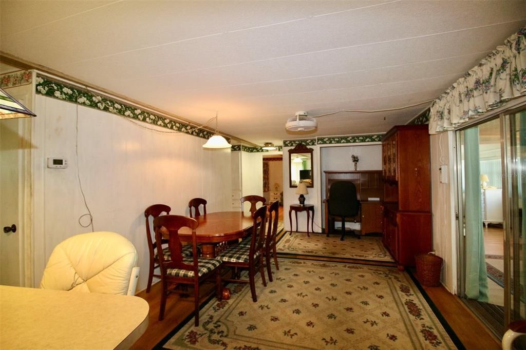 待售: $149,000 (3 贝兹, 2 浴室, 1590 平方英尺)