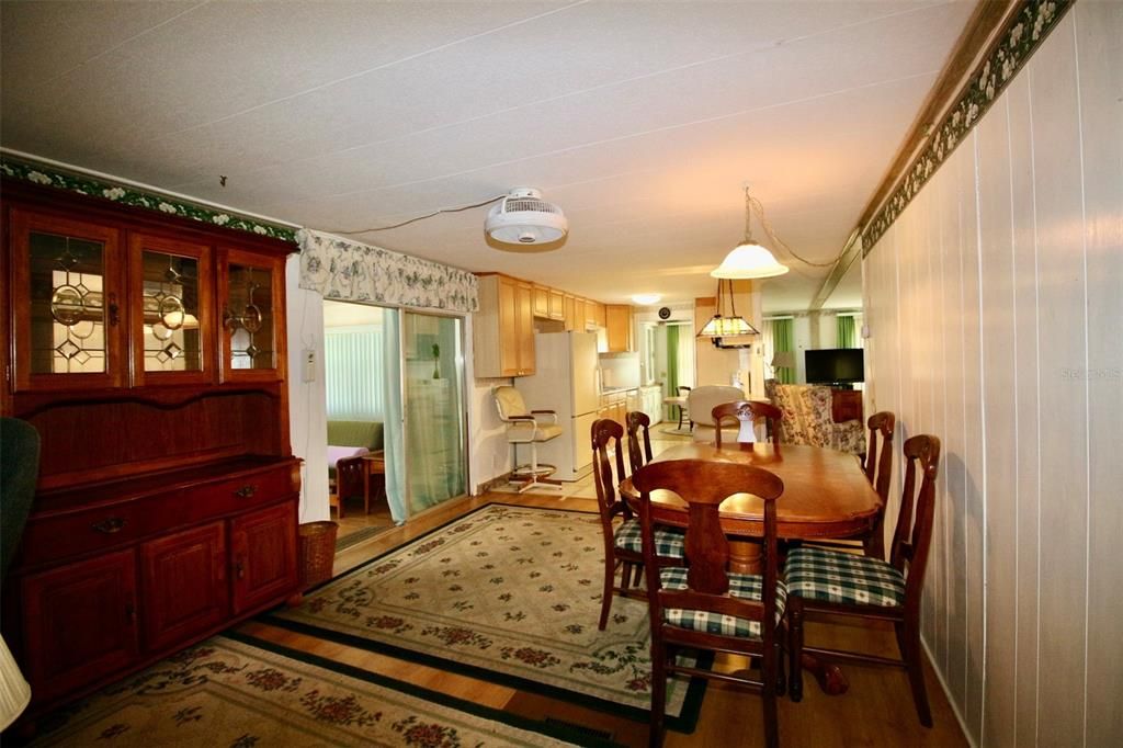 待售: $149,000 (3 贝兹, 2 浴室, 1590 平方英尺)