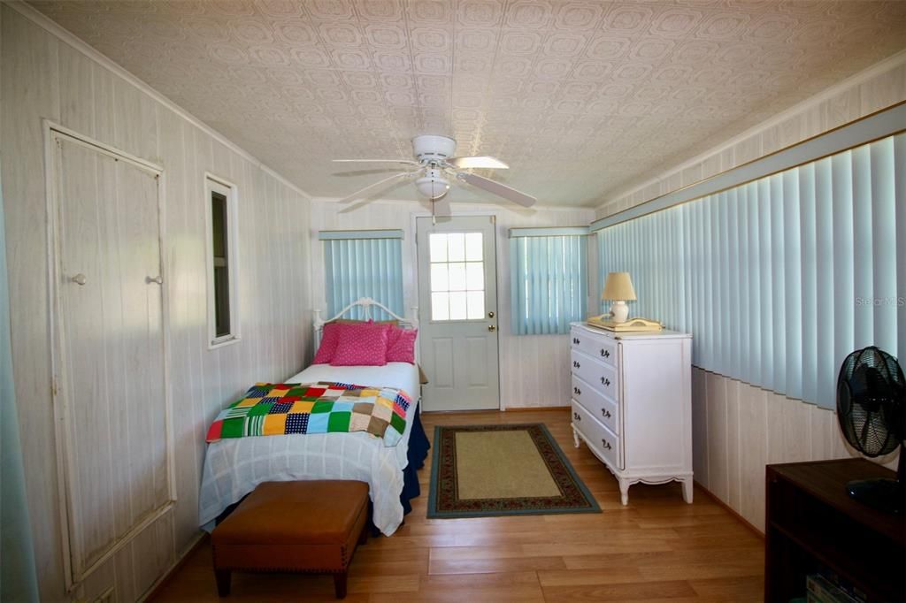 待售: $149,000 (3 贝兹, 2 浴室, 1590 平方英尺)