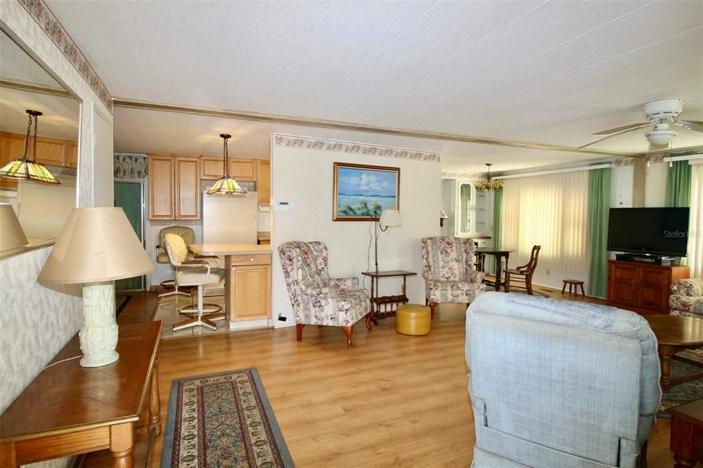 待售: $149,000 (3 贝兹, 2 浴室, 1590 平方英尺)