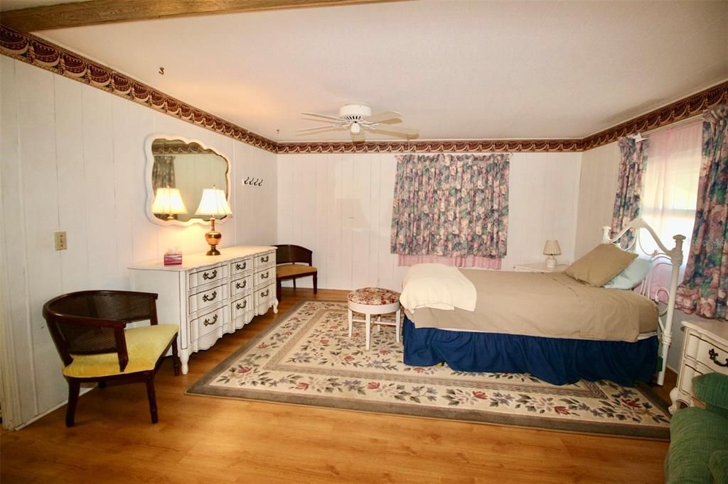 待售: $149,000 (3 贝兹, 2 浴室, 1590 平方英尺)