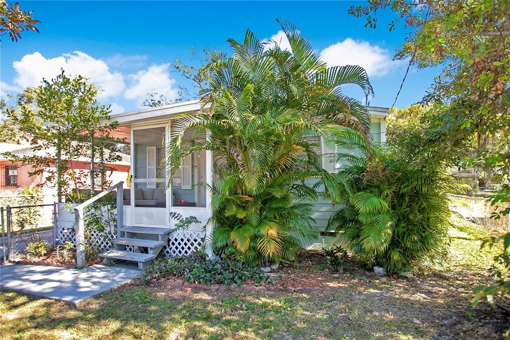 For Sale: $140,000 (3 beds, 1 baths, 1056 Square Feet)