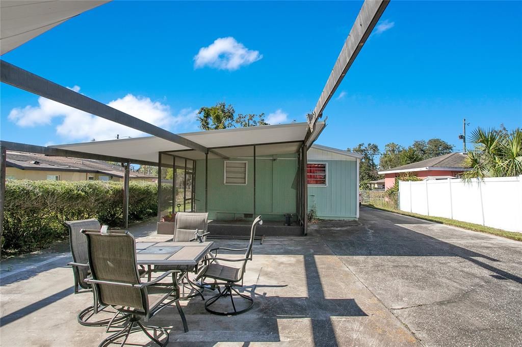 For Sale: $140,000 (3 beds, 1 baths, 1056 Square Feet)