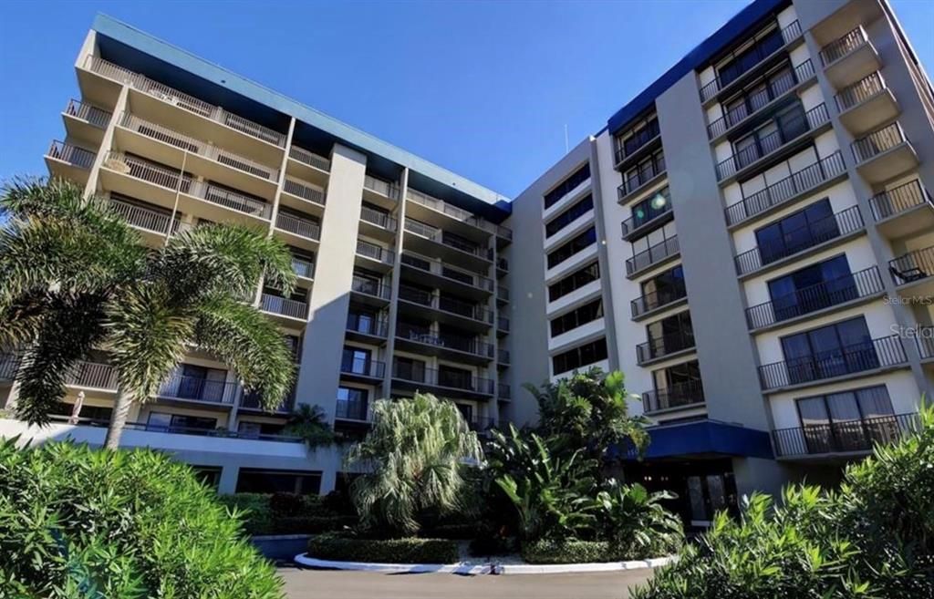 Recently Sold: $767,000 (2 beds, 2 baths, 1390 Square Feet)