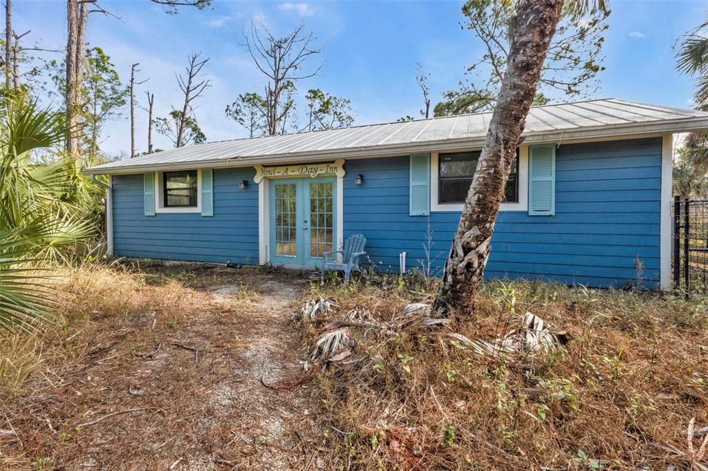 For Sale: $1,350,000 (4 beds, 3 baths, 2096 Square Feet)