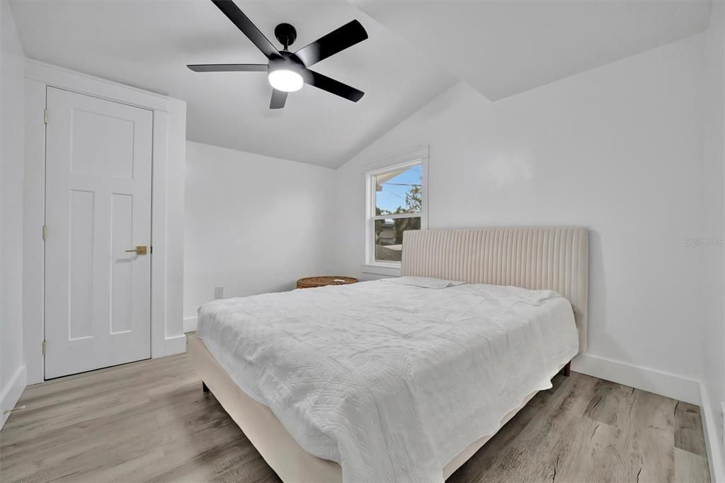 待售: $1,099,000 (6 贝兹, 0 浴室, 2710 平方英尺)