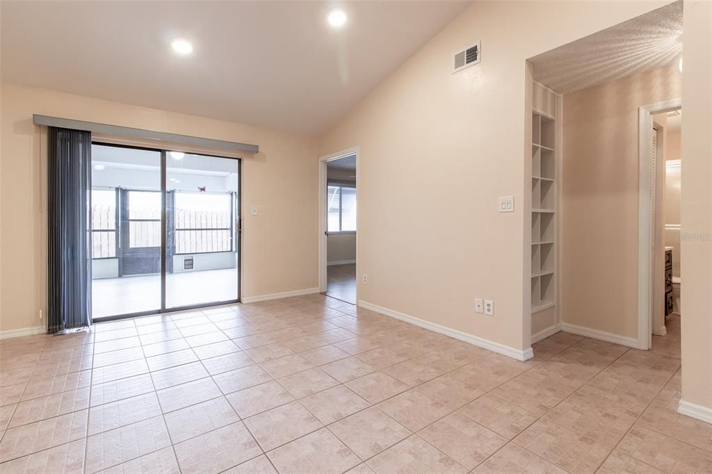 En Venta: $169,500 (2 camas, 2 baños, 957 Pies cuadrados)