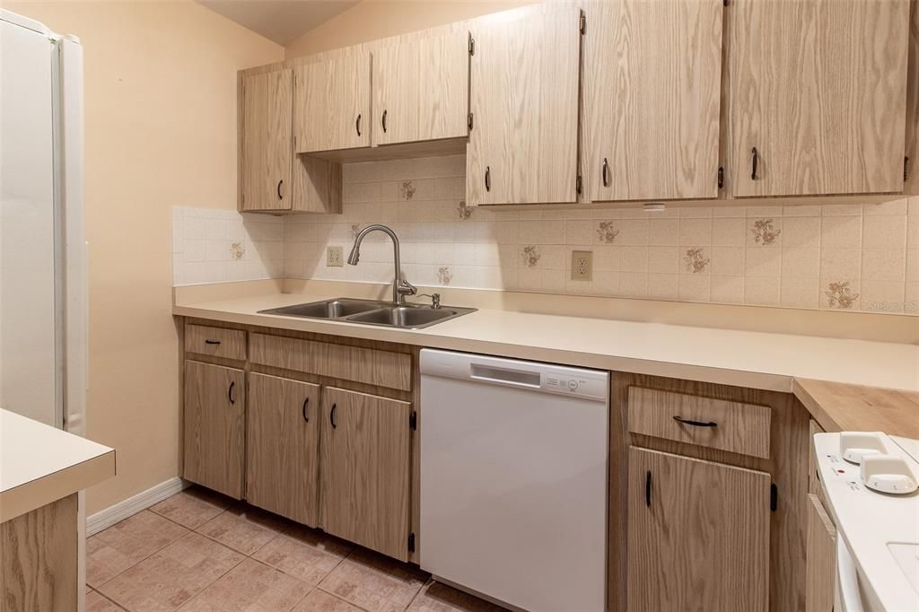 En Venta: $169,500 (2 camas, 2 baños, 957 Pies cuadrados)