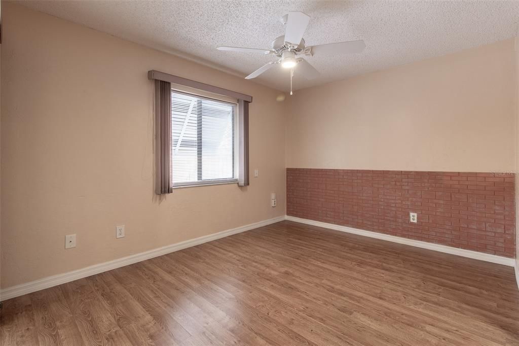 En Venta: $169,500 (2 camas, 2 baños, 957 Pies cuadrados)