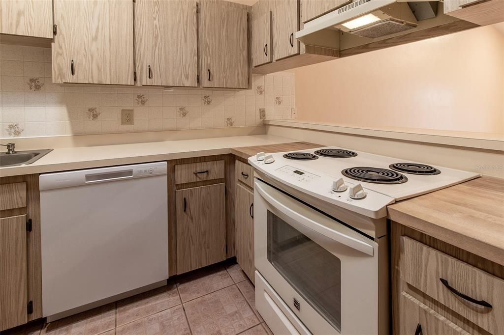 En Venta: $169,500 (2 camas, 2 baños, 957 Pies cuadrados)