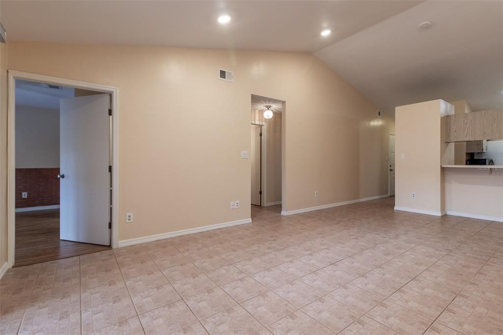 En Venta: $169,500 (2 camas, 2 baños, 957 Pies cuadrados)