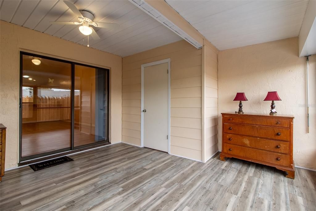 En Venta: $169,500 (2 camas, 2 baños, 957 Pies cuadrados)