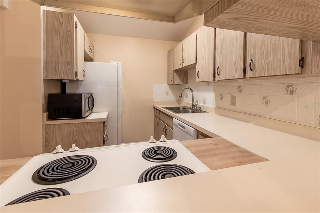 En Venta: $169,500 (2 camas, 2 baños, 957 Pies cuadrados)