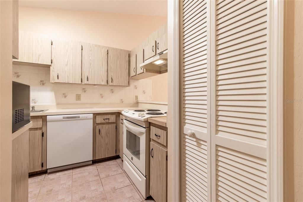 En Venta: $169,500 (2 camas, 2 baños, 957 Pies cuadrados)