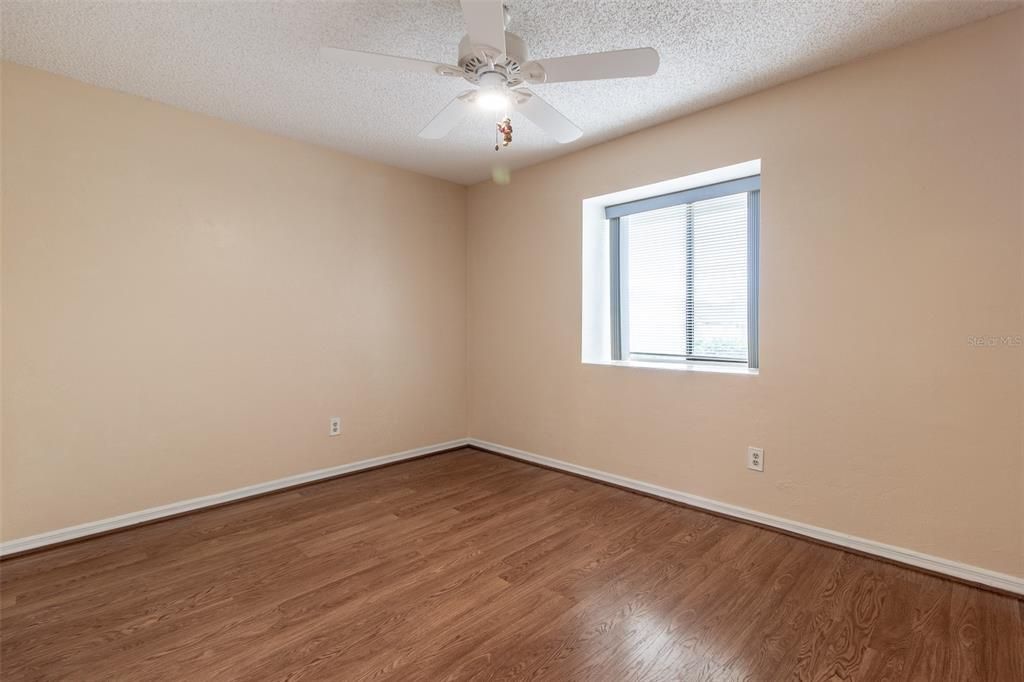 En Venta: $169,500 (2 camas, 2 baños, 957 Pies cuadrados)