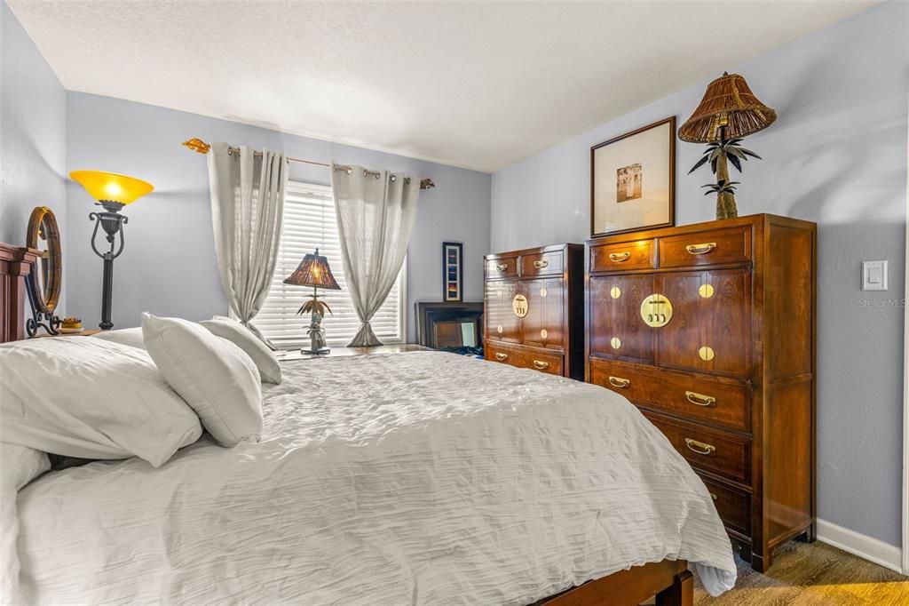 Под контрактом: $200,000 (1 спален, 1 ванн, 646 Квадратных фут)