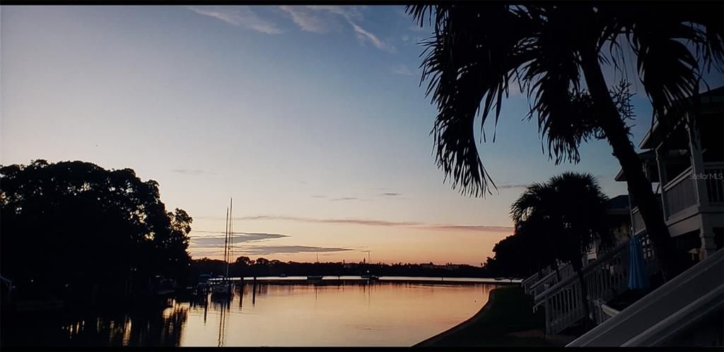 Под контрактом: $200,000 (1 спален, 1 ванн, 646 Квадратных фут)