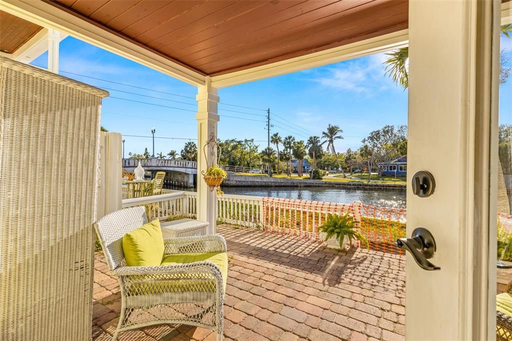 Под контрактом: $200,000 (1 спален, 1 ванн, 646 Квадратных фут)