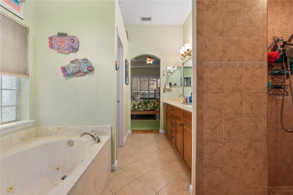 待售: $629,000 (4 贝兹, 3 浴室, 2560 平方英尺)