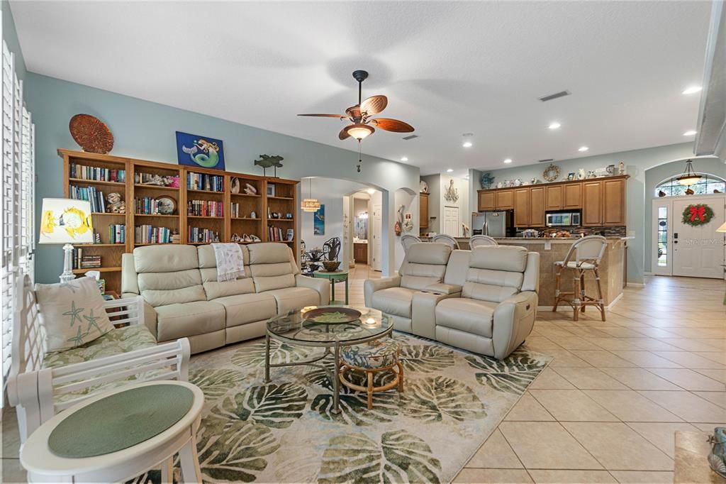 待售: $629,000 (4 贝兹, 3 浴室, 2560 平方英尺)