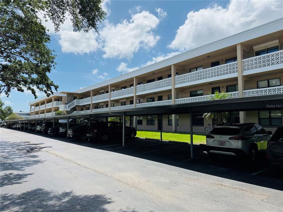 Activo con contrato: $125,000 (2 camas, 2 baños, 1035 Pies cuadrados)