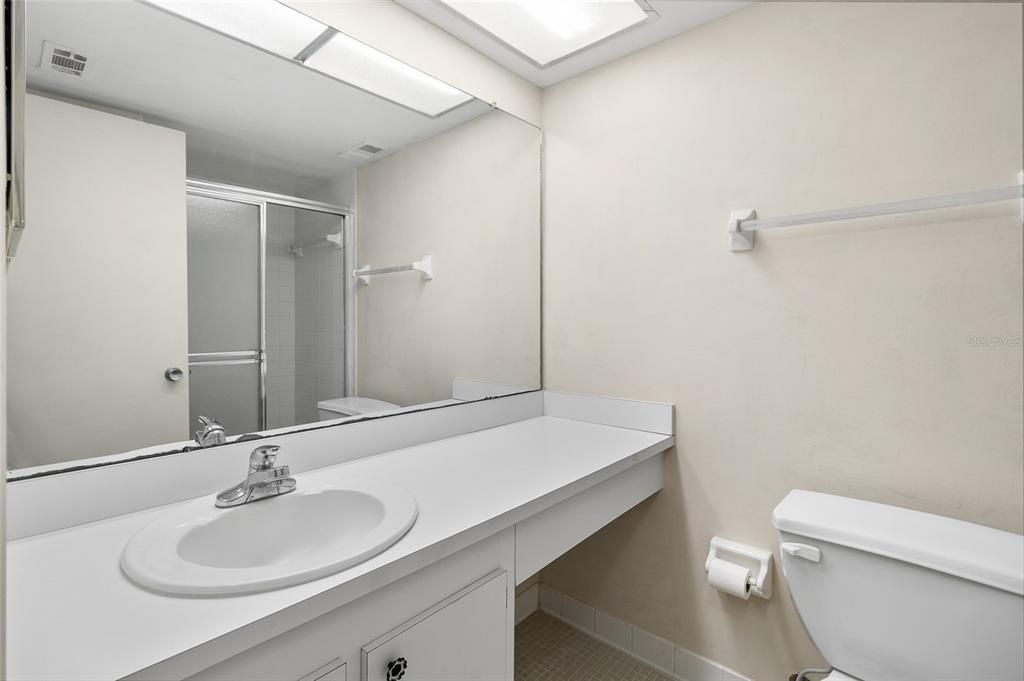 Activo con contrato: $125,000 (2 camas, 2 baños, 1035 Pies cuadrados)