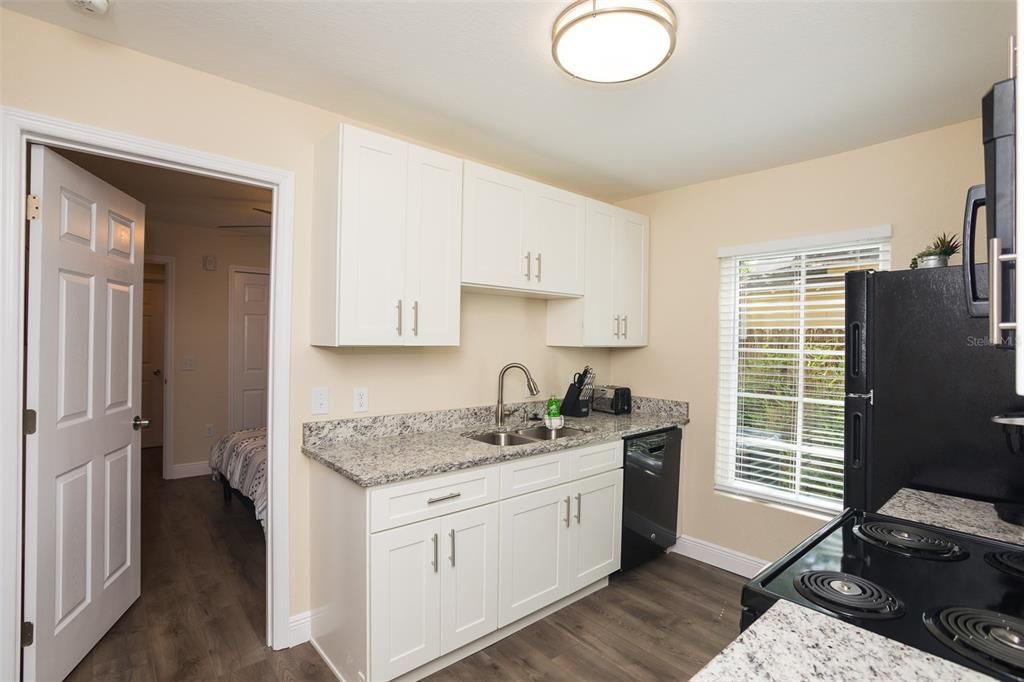 待售: $1,390,000 (0 贝兹, 0 浴室, 8348 平方英尺)