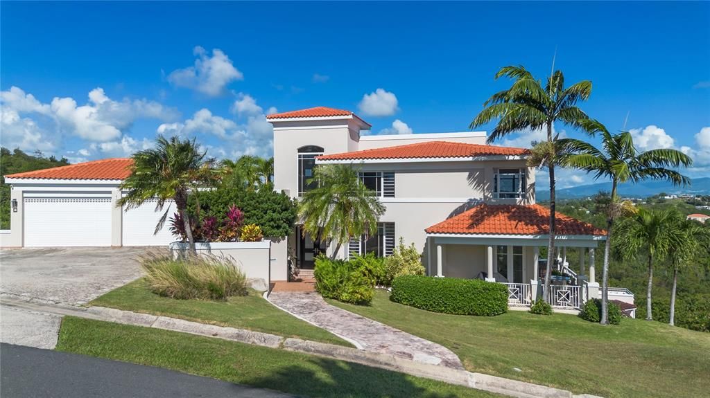 For Sale: $2,220,000 (4 beds, 3 baths, 4300 Square Feet)