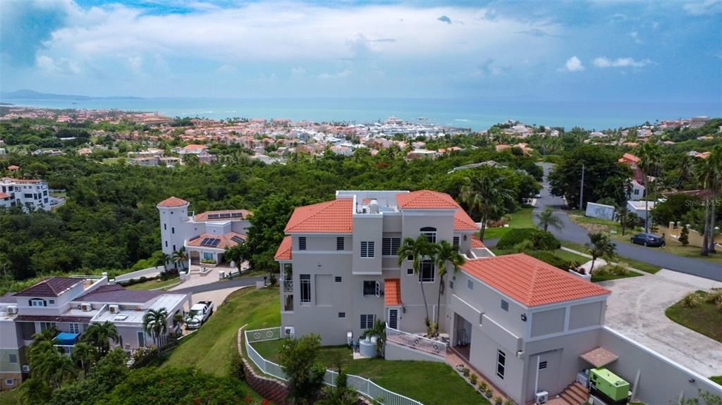 For Sale: $2,220,000 (4 beds, 3 baths, 4300 Square Feet)