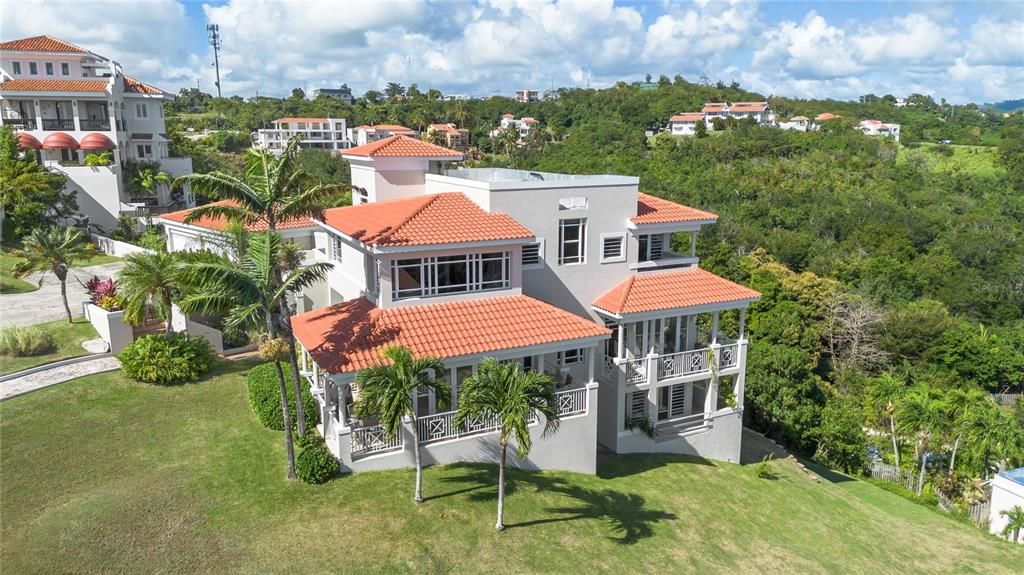 For Sale: $2,220,000 (4 beds, 3 baths, 4300 Square Feet)