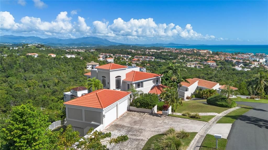 For Sale: $2,220,000 (4 beds, 3 baths, 4300 Square Feet)