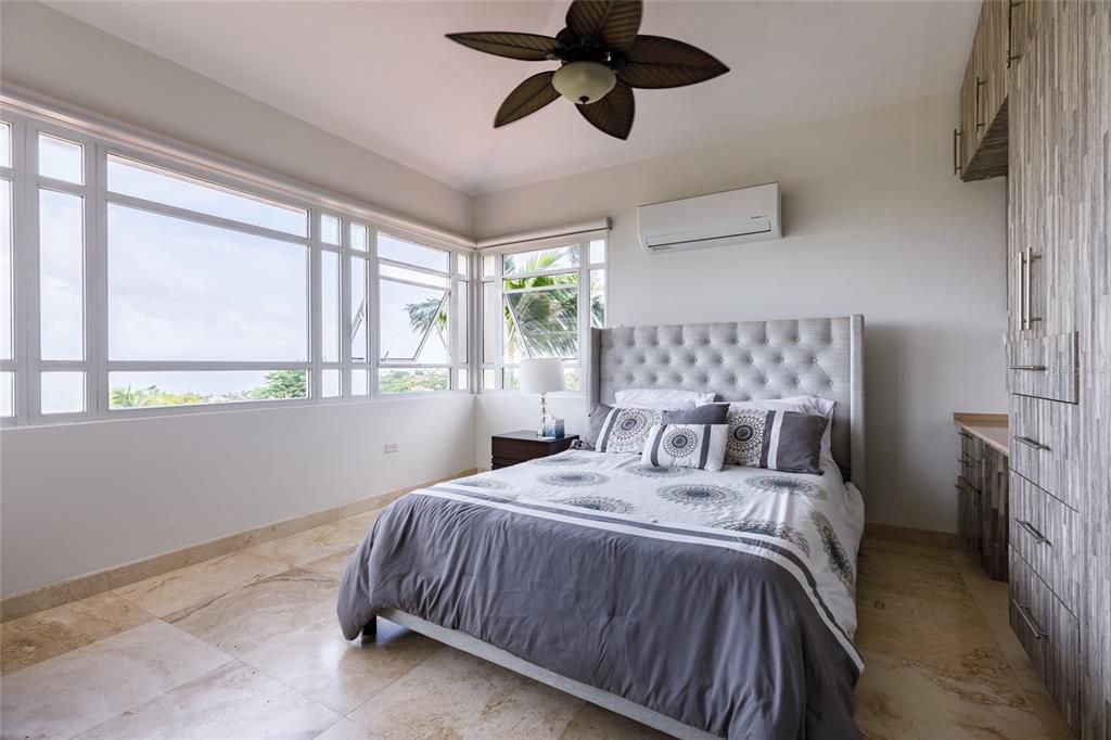 For Sale: $2,220,000 (4 beds, 3 baths, 4300 Square Feet)