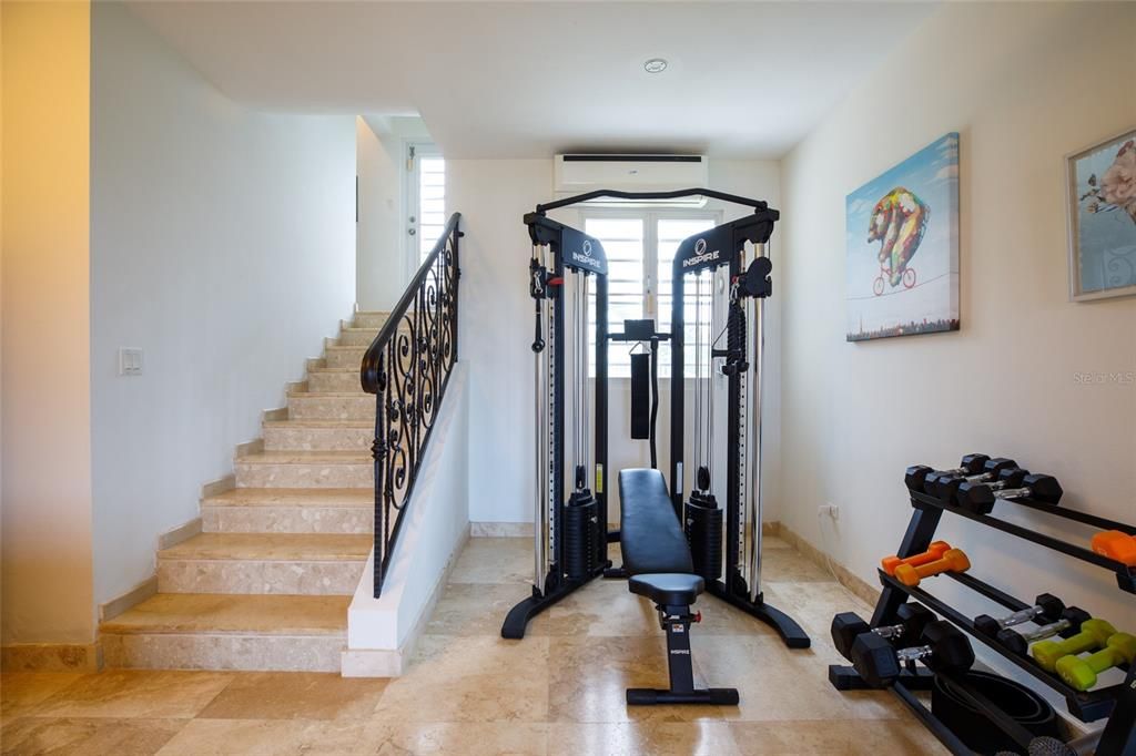 For Sale: $2,220,000 (4 beds, 3 baths, 4300 Square Feet)