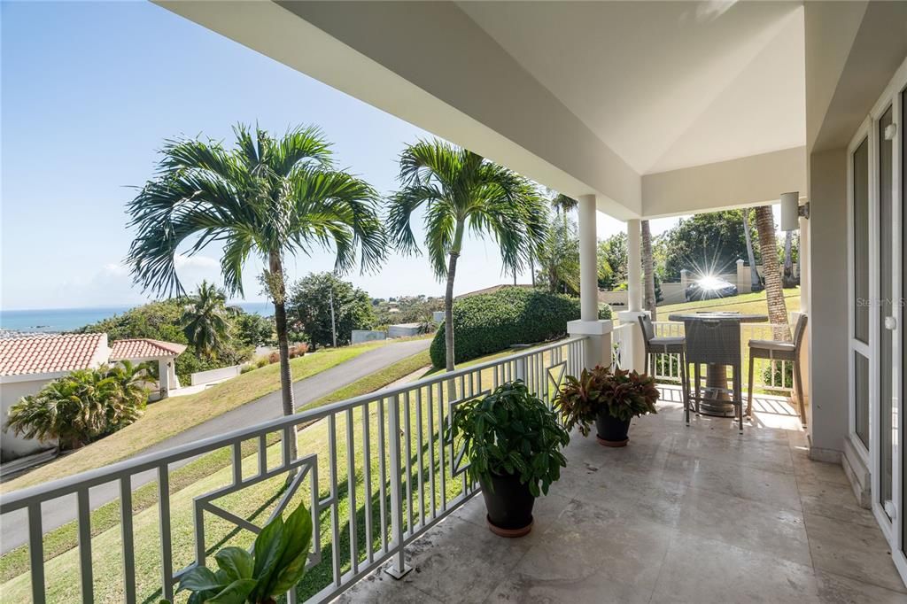 For Sale: $2,220,000 (4 beds, 3 baths, 4300 Square Feet)