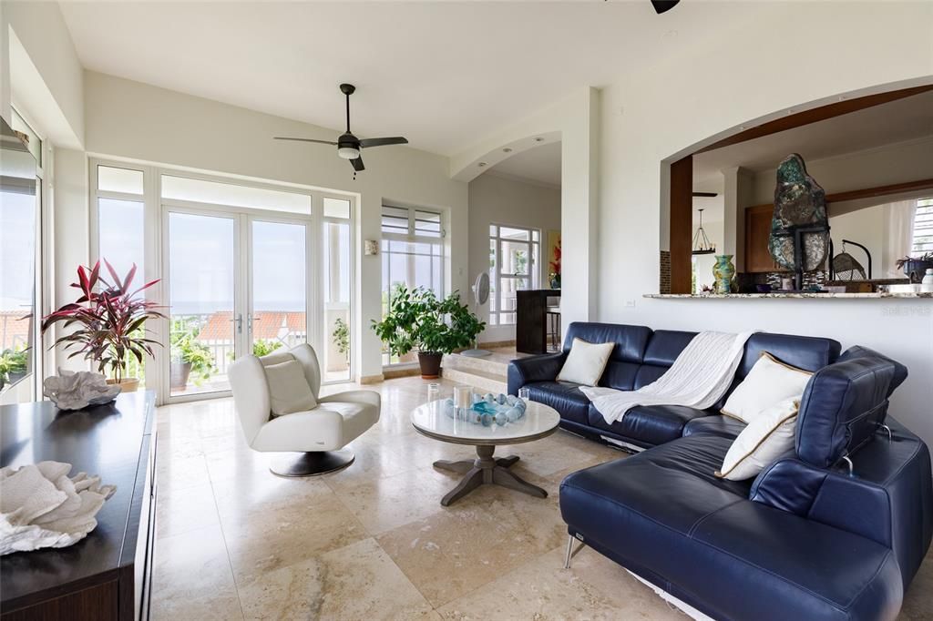 For Sale: $2,220,000 (4 beds, 3 baths, 4300 Square Feet)