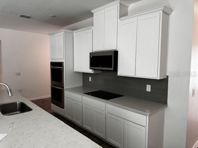 Active With Contract: $399,990 (3 beds, 2 baths, 1988 Square Feet)