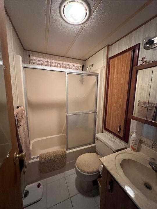 For Sale: $114,000 (2 beds, 1 baths, 396 Square Feet)