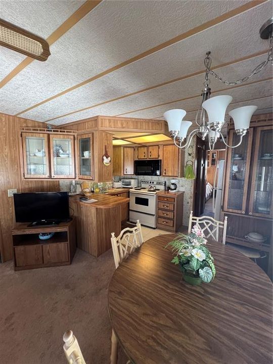 For Sale: $114,000 (2 beds, 1 baths, 396 Square Feet)