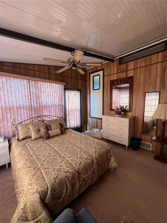 For Sale: $114,000 (2 beds, 1 baths, 396 Square Feet)