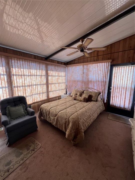 For Sale: $114,000 (2 beds, 1 baths, 396 Square Feet)