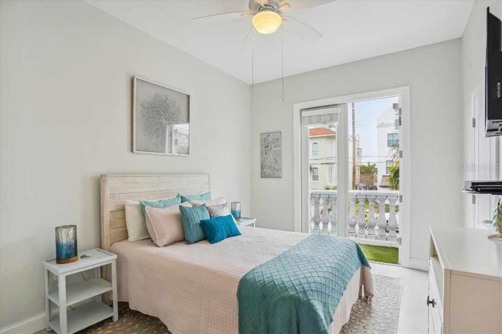 For Sale: $1,900,000 (3 beds, 3 baths, 2241 Square Feet)