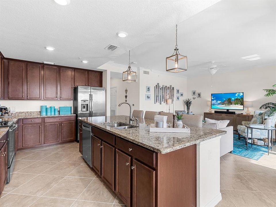 For Sale: $275,000 (2 beds, 2 baths, 1154 Square Feet)