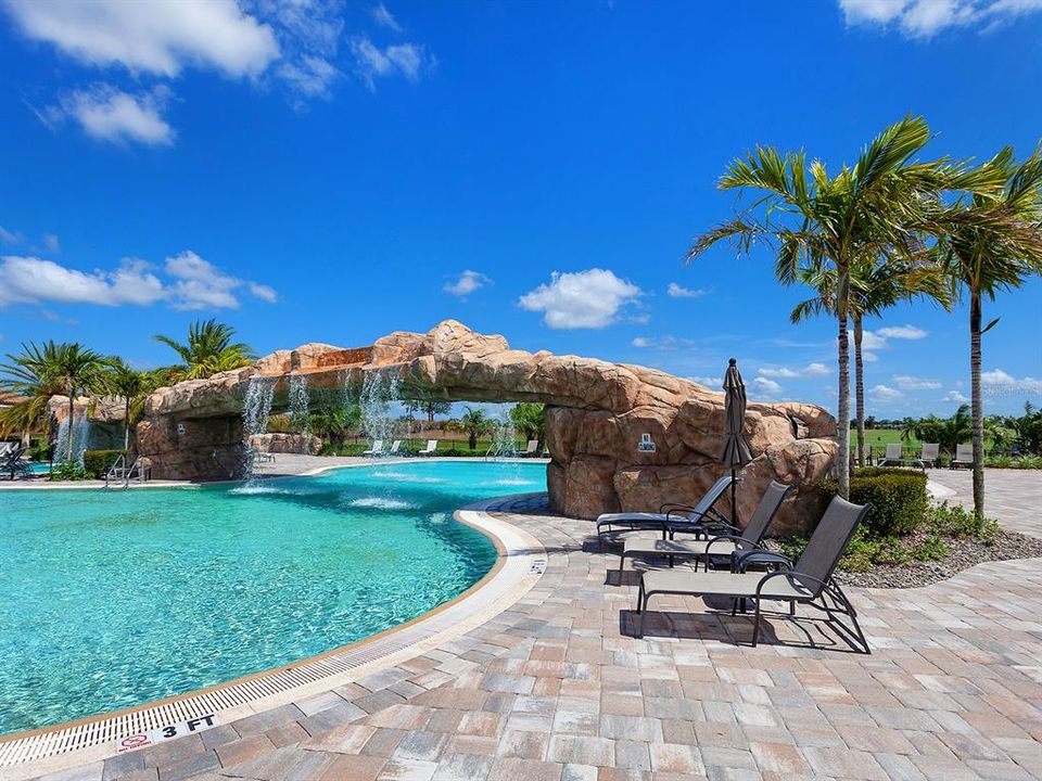 For Sale: $275,000 (2 beds, 2 baths, 1154 Square Feet)